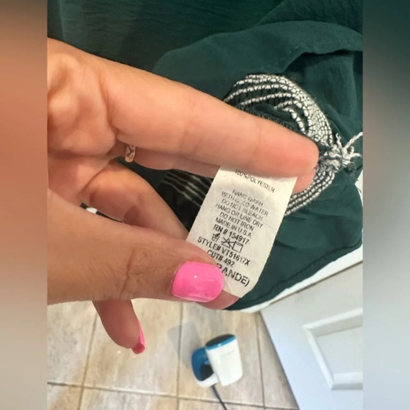 Vine & Love Flowy‎ Blouse Green 3X. No Flaws, No Stains No Signs of Wear A0038 - Picture 7 of 8